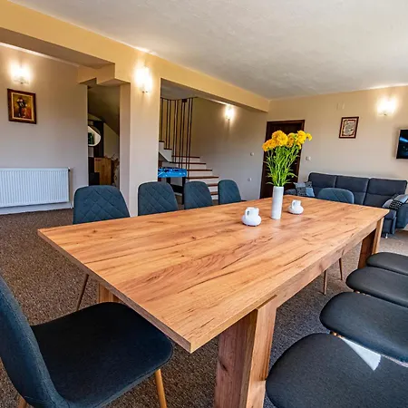 хепи * Apriltsi (Lovech)