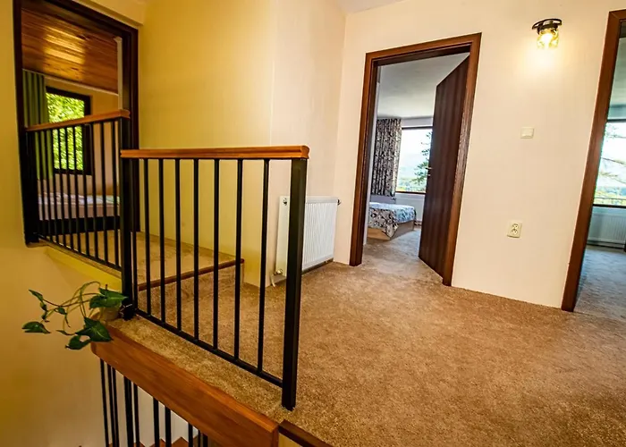 Вилла хепи Априлци